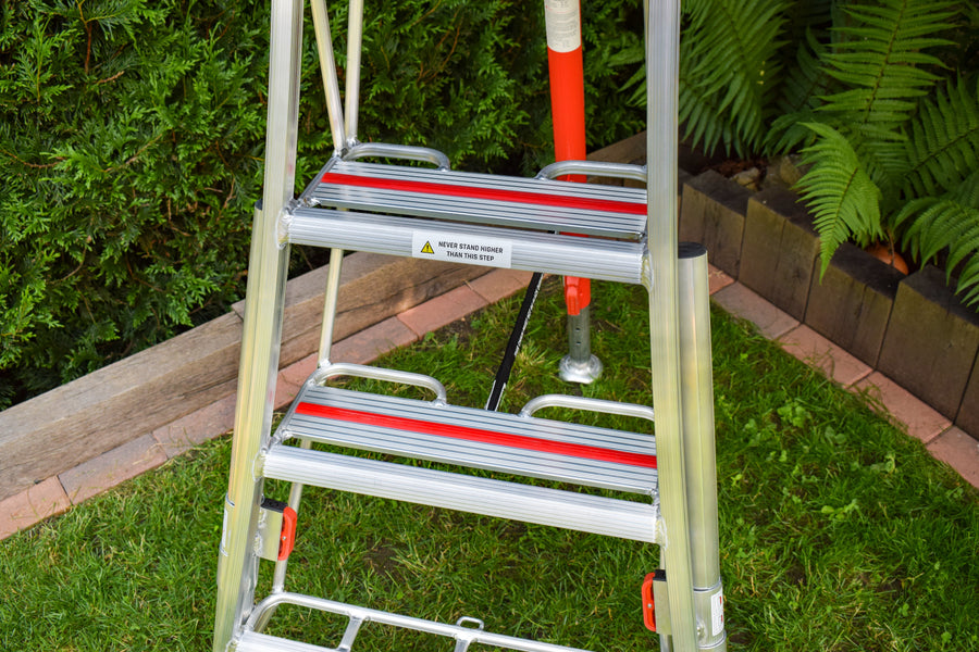 New Fully Adjustable PRO Tripod Ladder 8ft / 2.4m